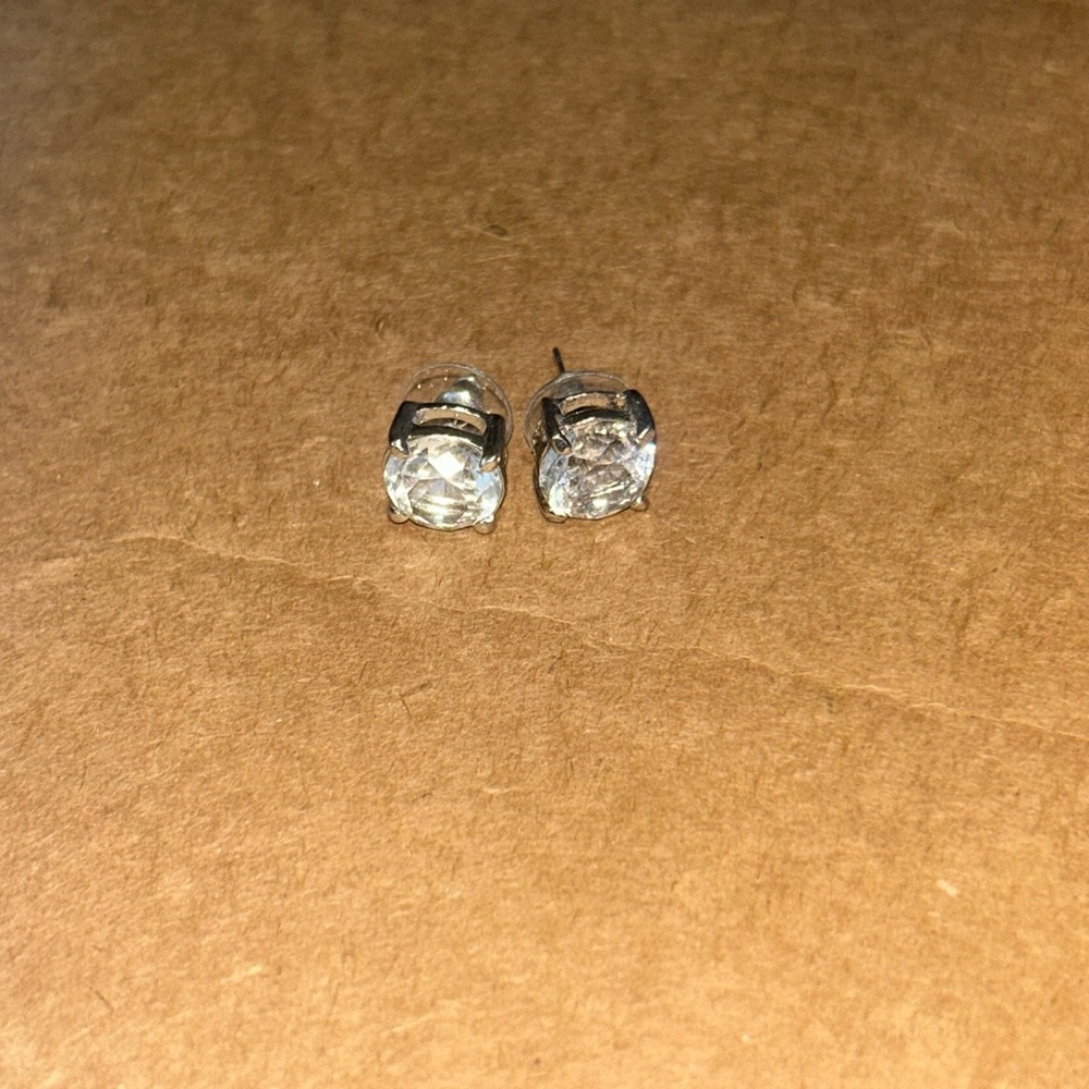 Earrings never worn
